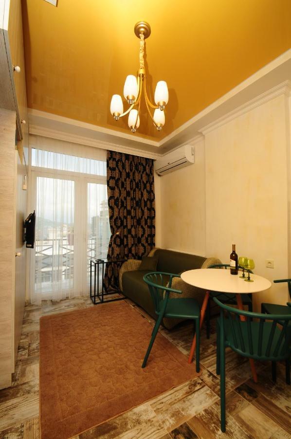 Apartments With A View Of The Trinity Holy Batumi Exterior foto